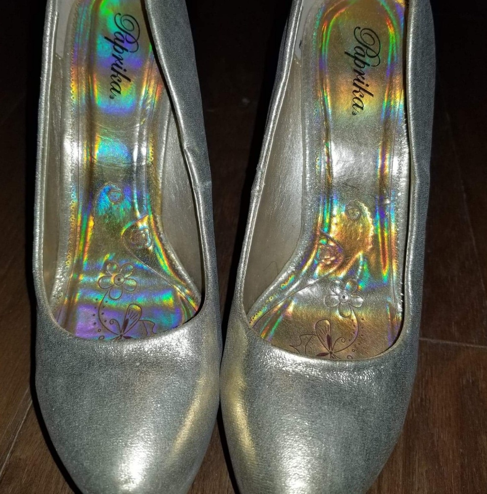 👛3/$10🛍NWOT Gold Stilettos